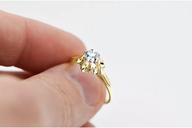 Zircon 14K Yellow gold Ring Vintage style vrc004y