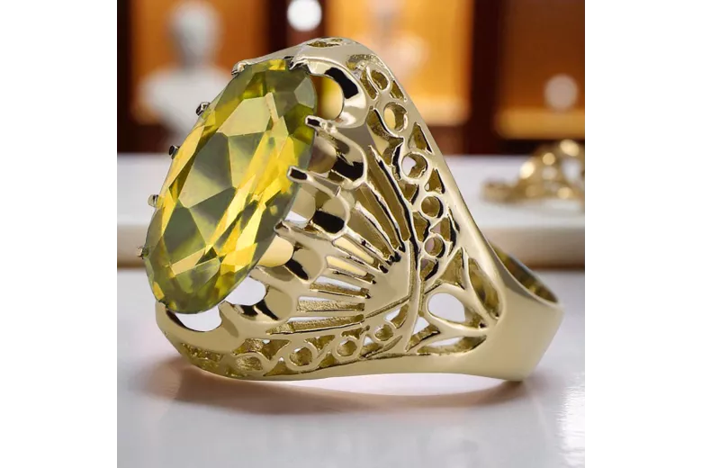 Ring Yellow Peridot 14K Yellow gold Vintage craft vrc020y