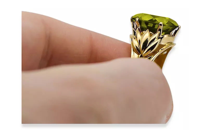 Yellow Peridot 14K Yellow gold Ring Vintage craft vrc029y