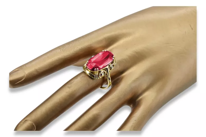 14K Yellow gold Ruby Ring Vintage style vrc038y