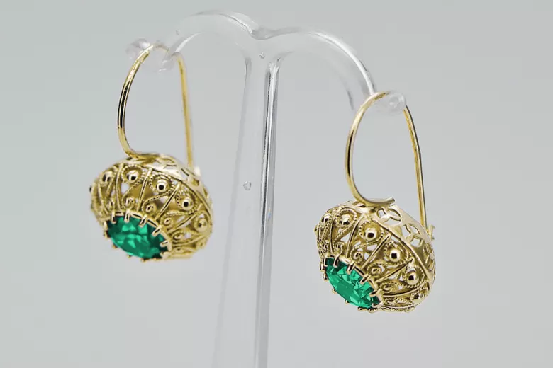 Des boucles d'oreilles Artisanat vintage Émeraude Or jaune 14 carats vec002y