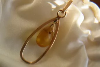 Rose soviétique russe 14k 585 pendentif ambre or vpab007
