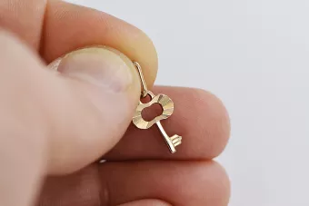 Vintage rose pink 14k 585 gold  Vintage key pendant vpn049