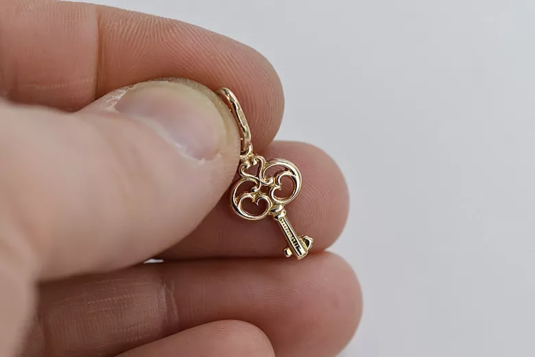 Vintage rose pink 14k 585 gold  Vintage key pendant vpn019